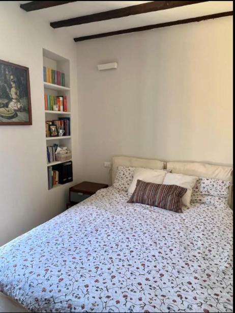 Cozy One Bedroom Apartment In Milano, Brera Bagian luar foto