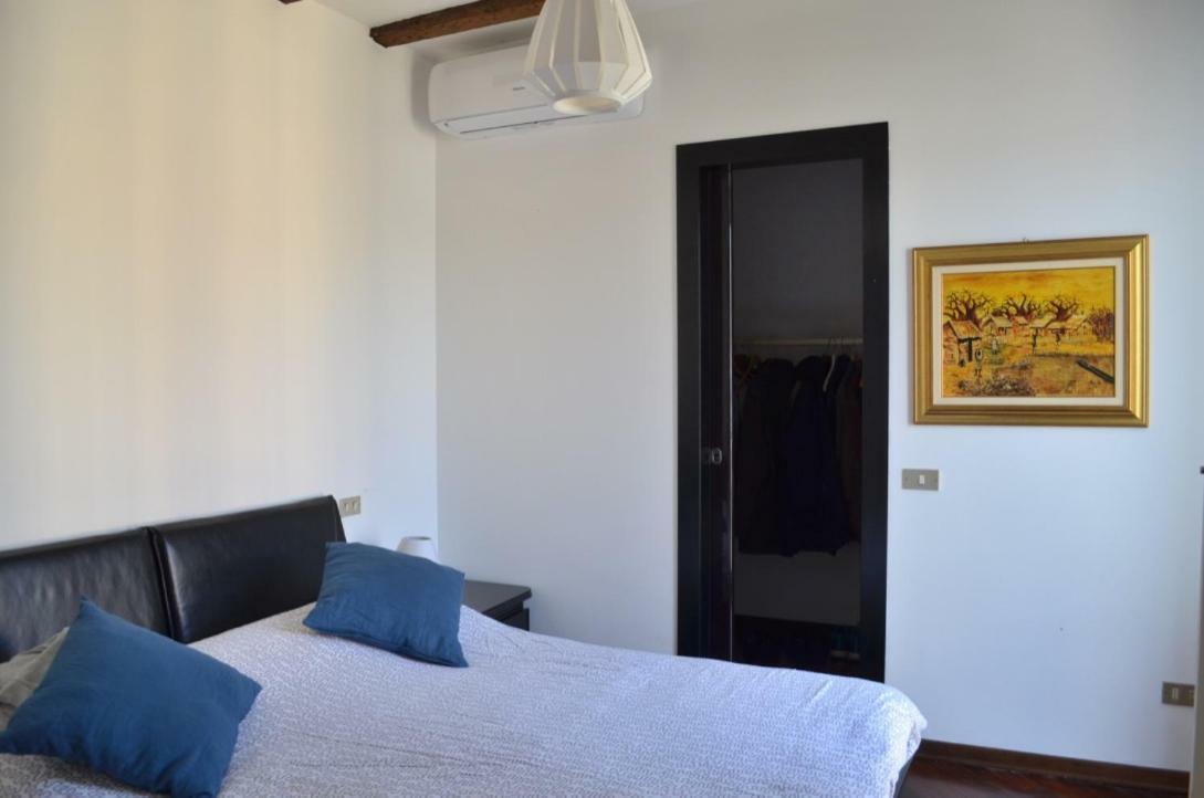 Cozy One Bedroom Apartment In Milano, Brera Bagian luar foto