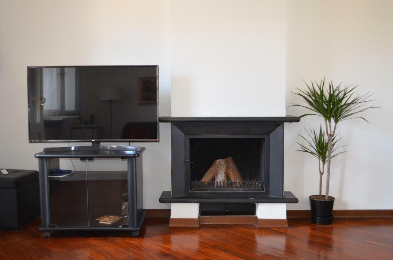 Cozy One Bedroom Apartment In Milano, Brera Bagian luar foto