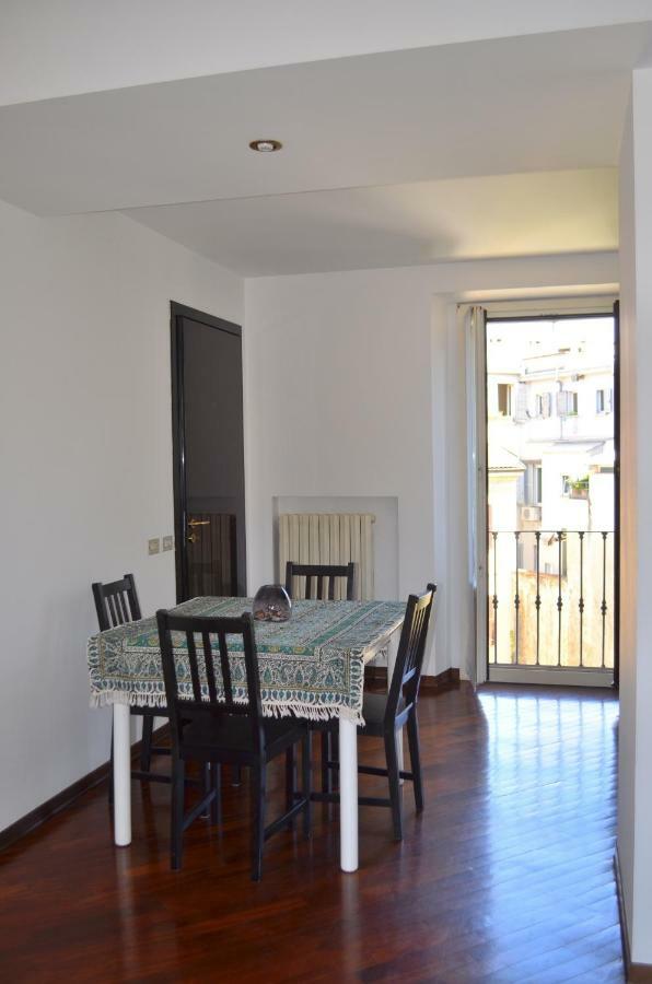 Cozy One Bedroom Apartment In Milano, Brera Bagian luar foto